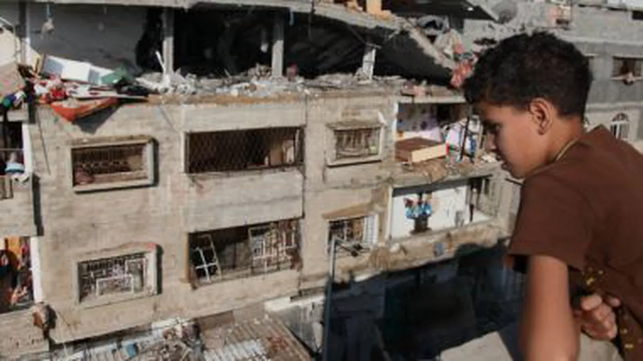 Viața unui bebeluș a fost salvată de către medicii din Gaza, care au efectuat o cezariană după decesul mamei: Femeia murise în timpul unui bombardament