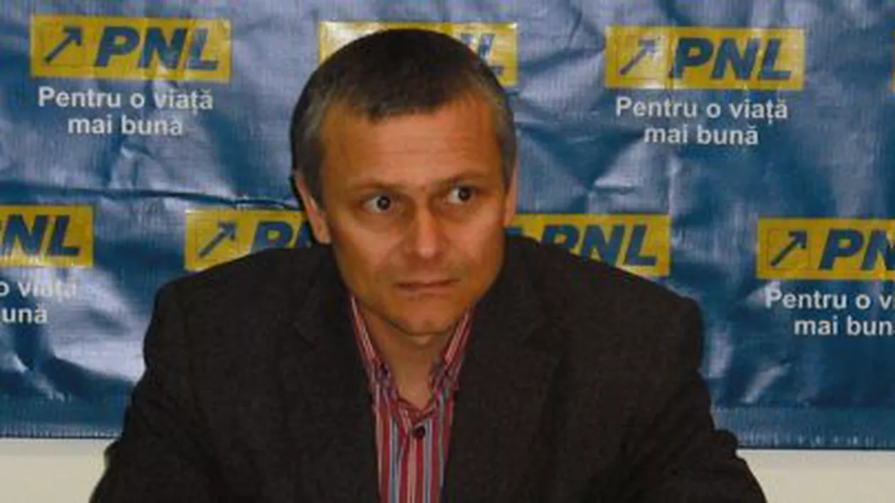 Consilierul local PNL Mureș Sebastian Pui a demisionat din partid, în semn de solidaritate cu fosta șefă a organizației locale liberale
