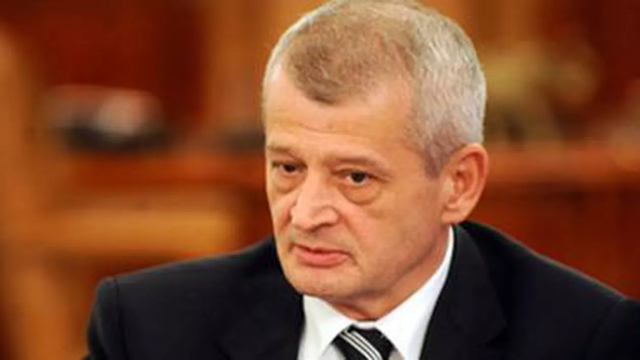 Oprescu anunță că va supune Consiliului o rectificare bugetară de minus 500 de milioane de lei, lucru care ar putea duce Bucureștiul în colaps financiar