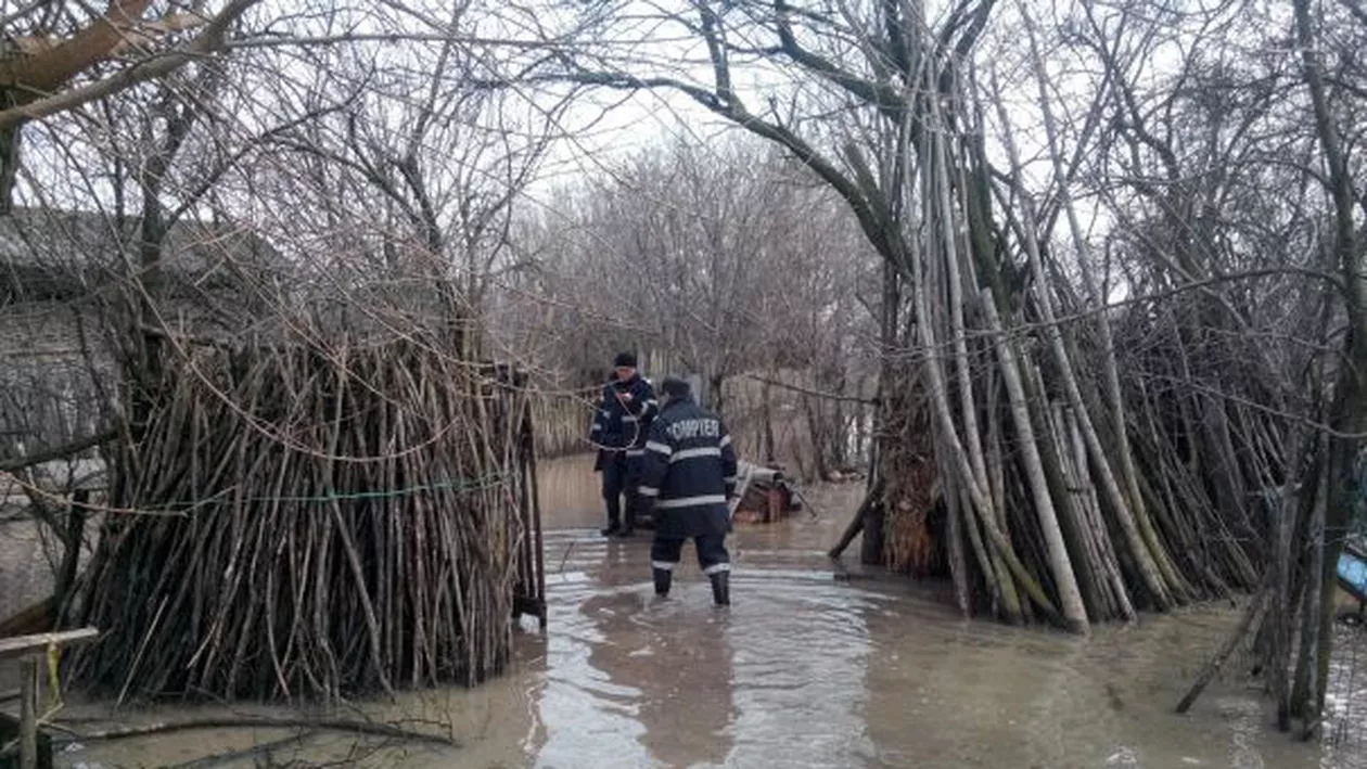 Cod portocaliu și galben de inundații pentru râuri din județele Maramureș, Suceava și Bistrița-Năsăud