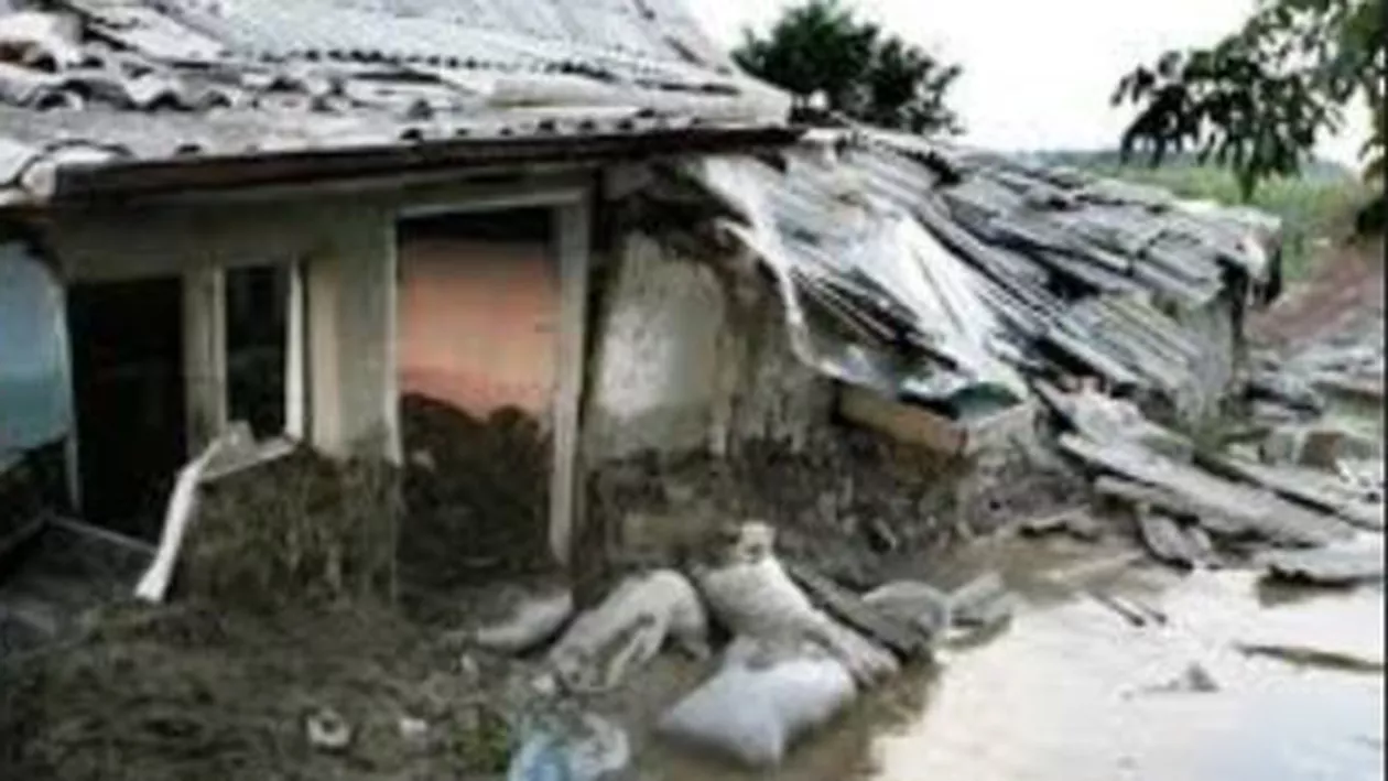 Premierul Ponta a aprobat distribuirea de locuințe modulare pentru sinistrații inundațiilor din Olt