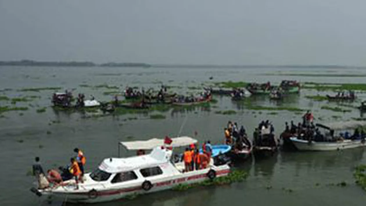 Bangladesh: Bilanțul celor care și-au pierdut viața în naufragiul feribotului pe râul Padma a ajuns la 12 morți