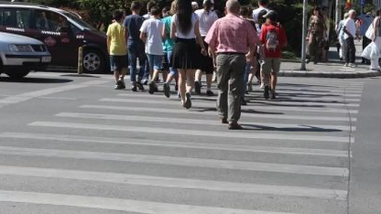 Patru persoane au fost lovite în plin pe o trecere de pietoni din Constanța