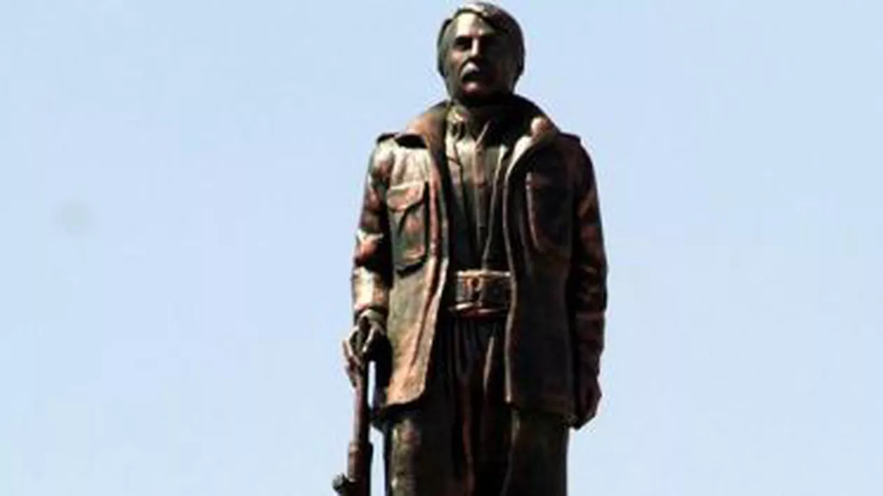 Turcia: Un manifestant kurd a fost ucis în timpul demolării statuii unui lider rebel
