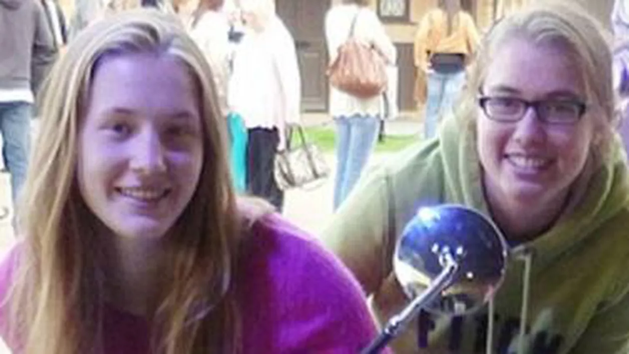 Două surori din Marea Britanie au supraviețuit 18 ore în Oceanul Indian, în urma unui naufragiu