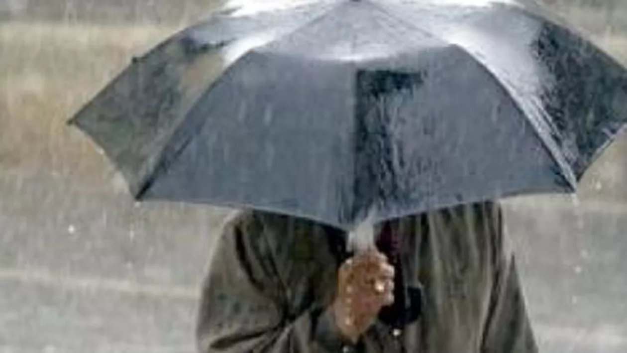 ANM: Cod galben de ploi în trei județe