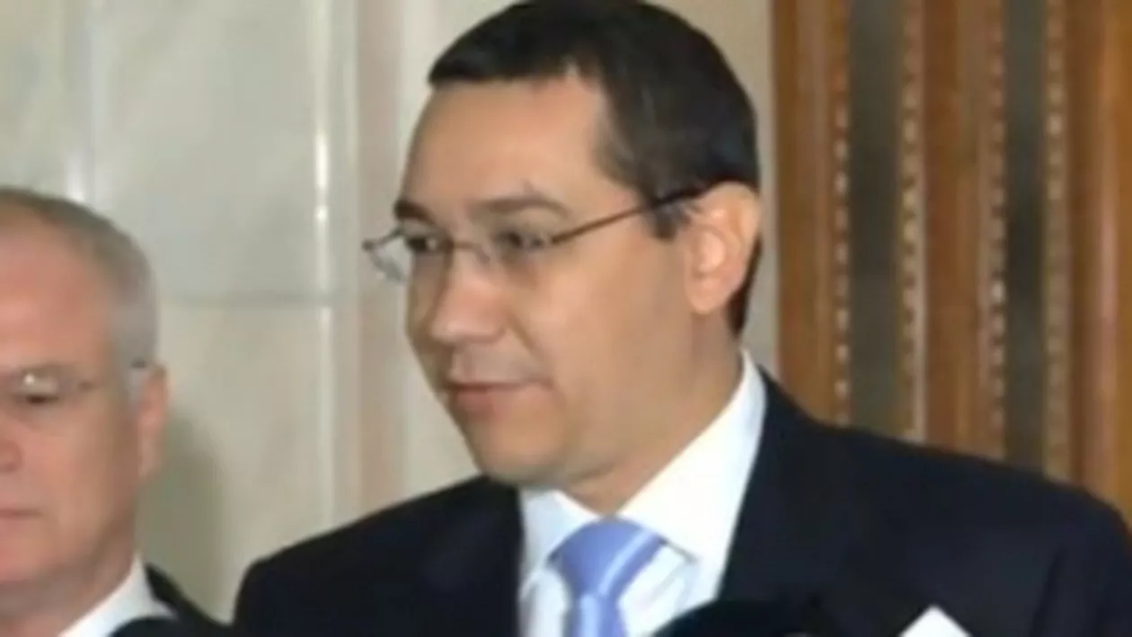 Ponta, femeilor din PSD: Nu e nevoie să mă dezbrace domnul preşedinte ca să vă conving să mă votaţi