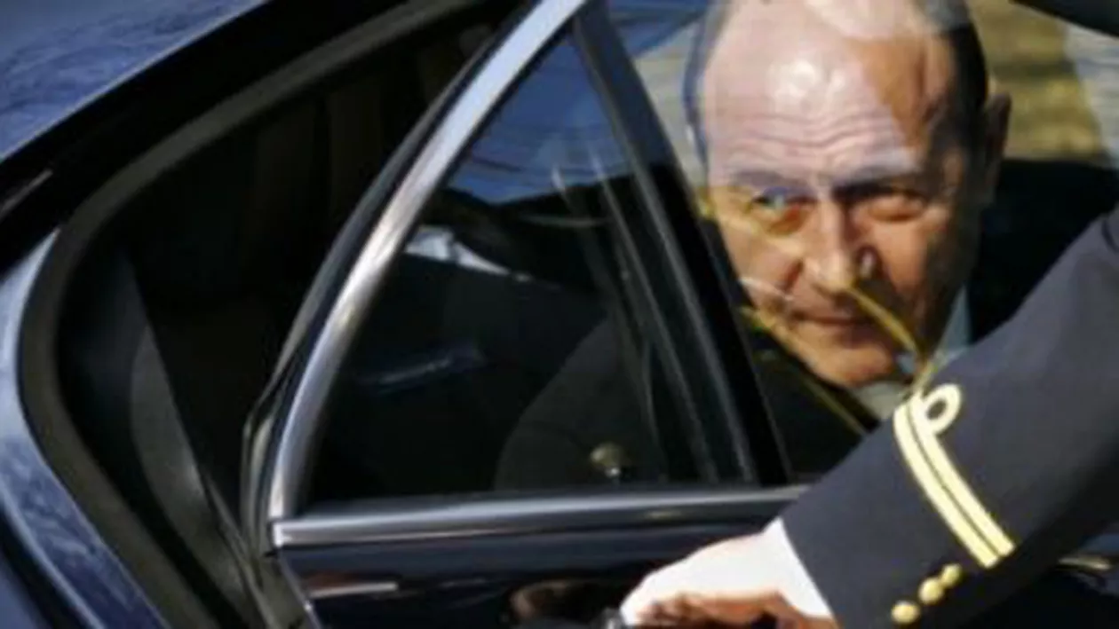 Președintele Traian Băsescu s-a întâlnit cu foștii colegi de la Academia Navală ”Mircea cel Bătrân” (VIDEO)