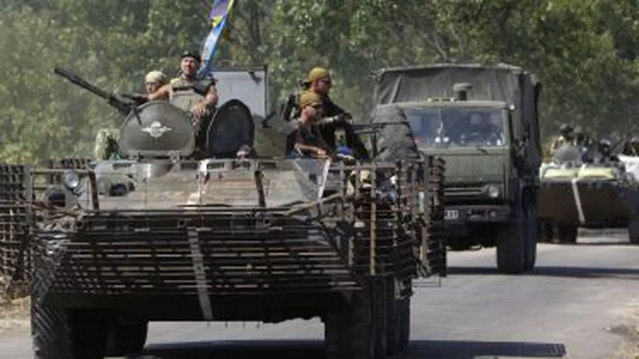 Ucraina: Zeci de blindate au trecut frontiera dinspre Rusia, fiind implicate în lupte cu grănicerii