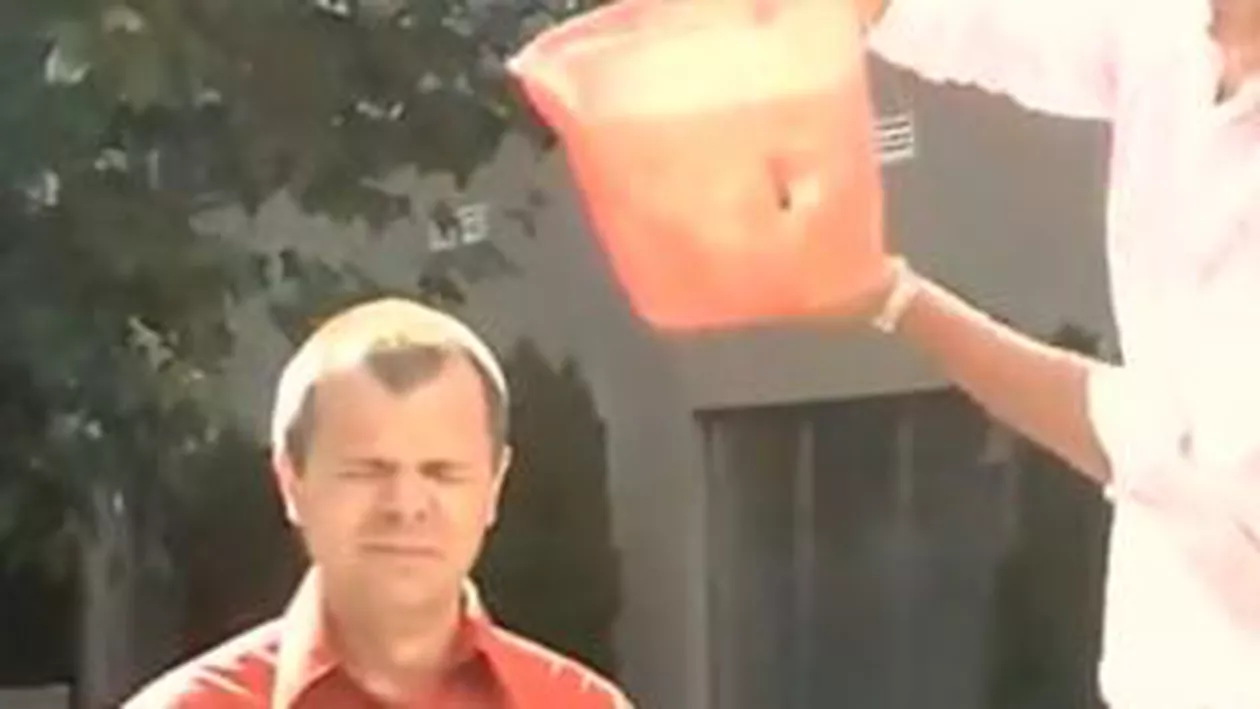 Jurnalistul Mălin Bot a acceptat provocarea Ice Bucket și i-a nominalizat pe Turcescu, Cristoiu și Dan Andronic (VIDEO)