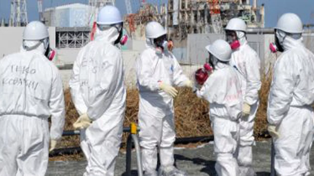 Patru angajați ai centralei Fukushima vor să depună plângere împotriva Tepco, operatorul instalației