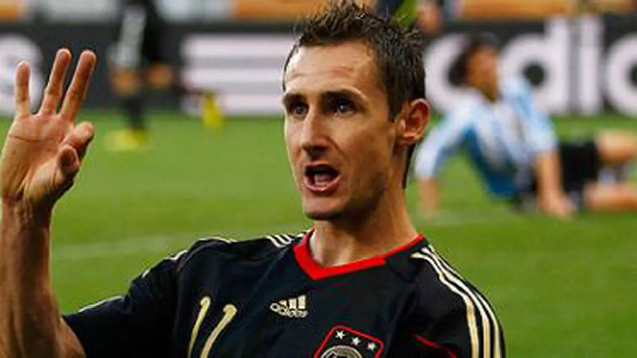Miroslav Klose va fi decorat cu medalia de aur pentru integrare