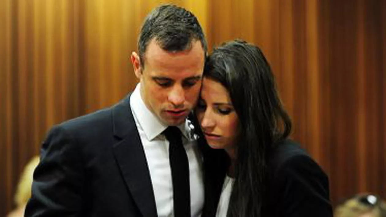 Oscar Pistorius a fost achitat de acuzația conform căreia a tras cu arma prin trapa unei maşini