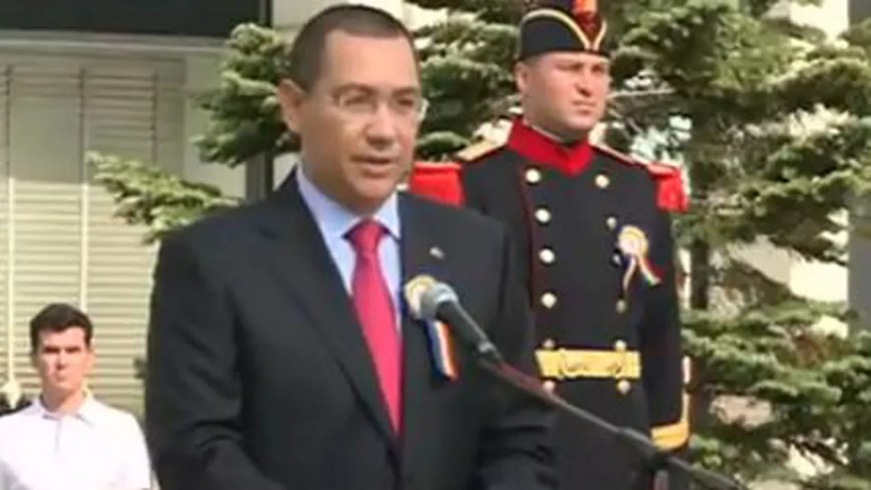 Incident la ceremonia dedicată Zilei Pompierilor: Un bărbat a vrut să ajungă la Ponta, dar a fost oprit de ofițerii SPP