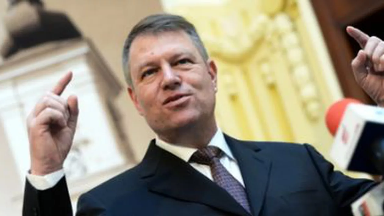 Klaus Iohannis, acuzat de senatorul PSD Daniel Savu că pune interesele editurilor mai presus de cele ale elevilor