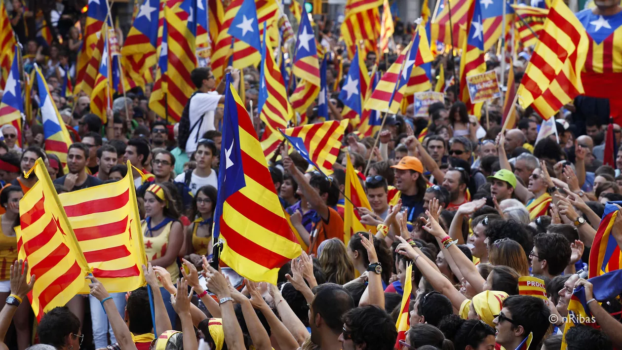 Parlamentul Cataloniei autorizează organizarea unei "consultări populare" privind independenţa
