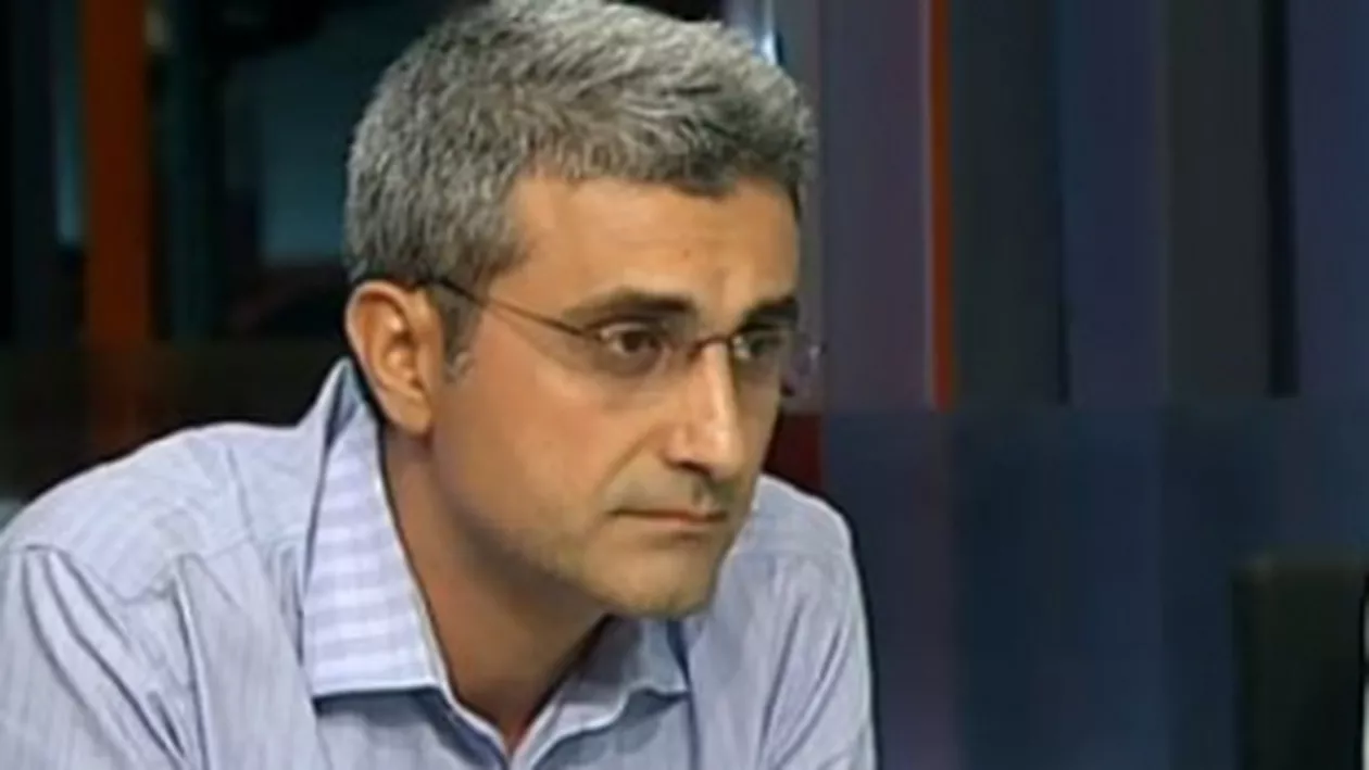 Noi detalii despre livretul militar al lui Robert Turcescu: Primise gradul de locotenent-colonel în rezervă, ca urmare a absolvirii Colegiului Naţional de Apărare