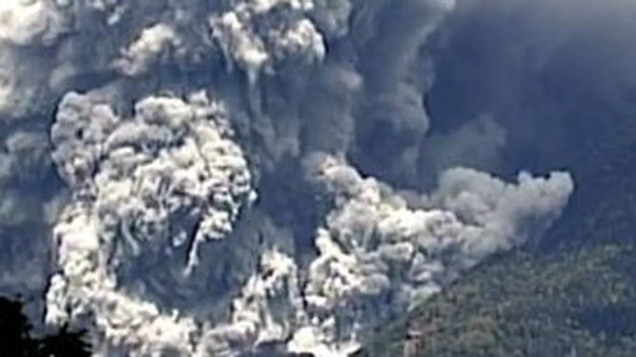 Mai multe persoane au fost rănite în Japonia, după ce vulcanul de pe muntele Ontake a intrat în erupție (VIDEO)