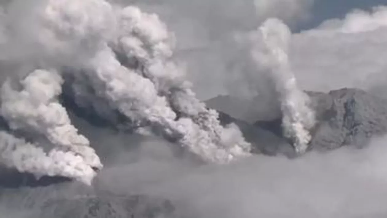 Japonia: 31 de persoane au murit și alte 40 au fost rănite, în urma erupției vulcanului Ontake (VIDEO)