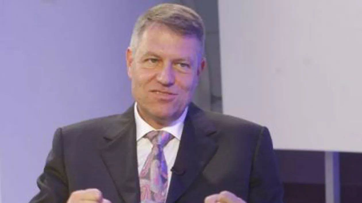 Klaus Iohannis, implicat într-un nou scandal: Primarul Sibiului, acuzat că a retrocedat ilegal zeci de școli către Biserica Evanghelică