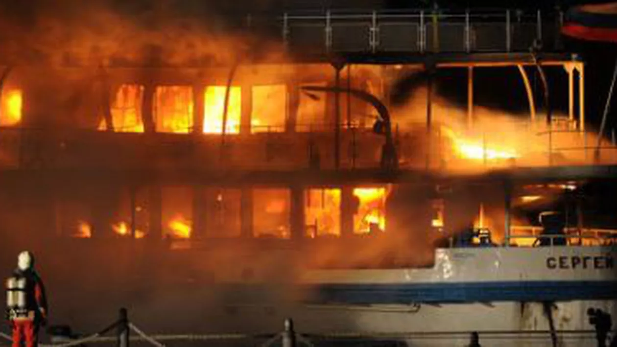 Un incendiu a izbucnit la bordul unei nave aflate în reparații în Portul Constanța Sud- Agigea