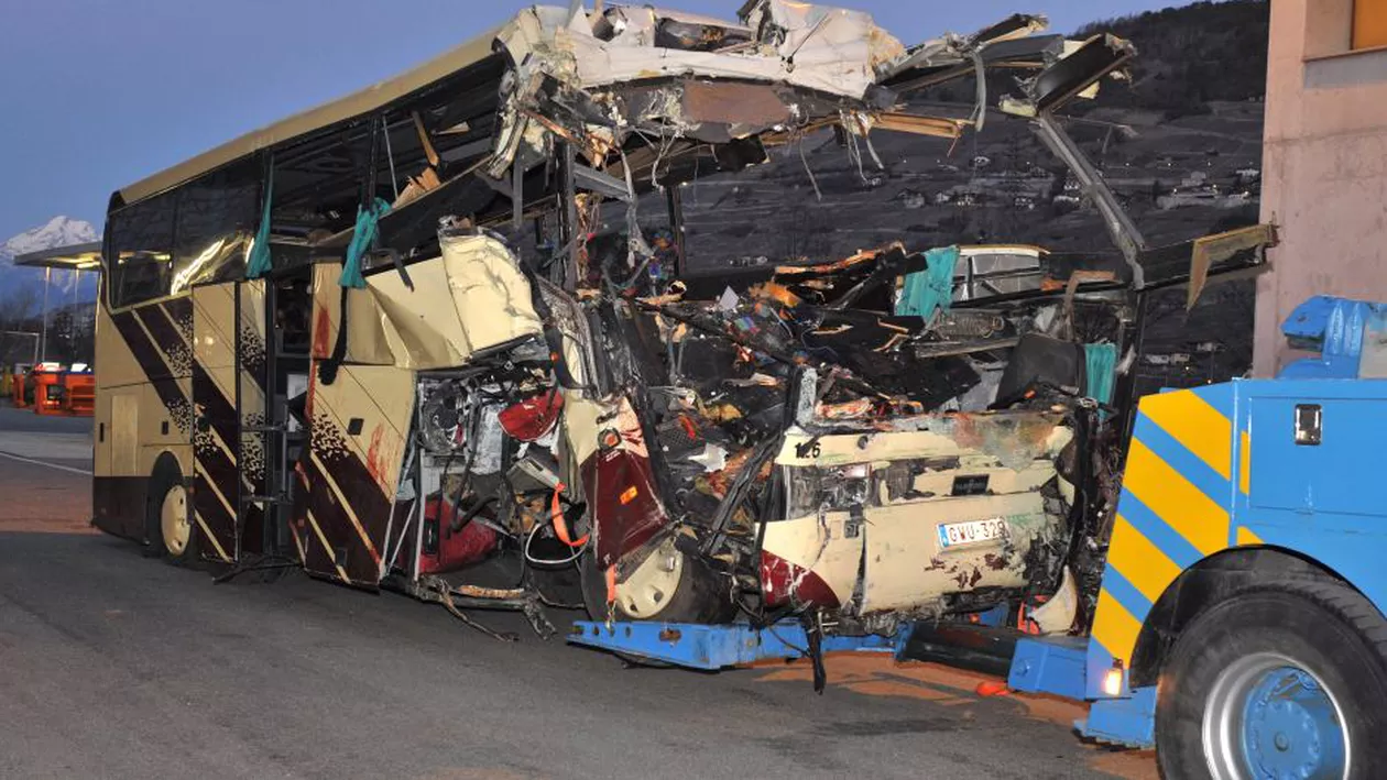 Algeria: 20 de persoane au murit în urma unei coliziuni între două autobuze