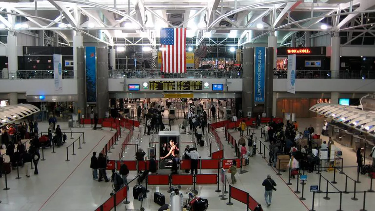 Măsuri speciale pentru depistarea Ebola, în incinta a cinci aeroporturi din Statele Unite