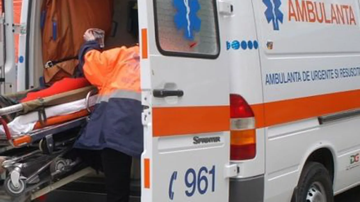 București: Un elev a pulverizat spray lacrimogen la școală. Patru colegi au ajuns la spital