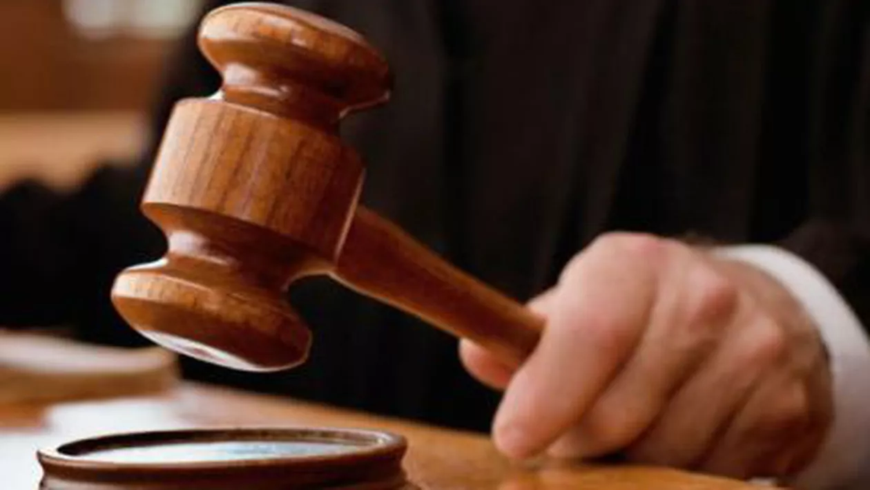 Un bărbat din Pitești a plătit 18 ani pensie alimentară unui copil care nu este al lui: Decizia, luată de Instanța comunistă