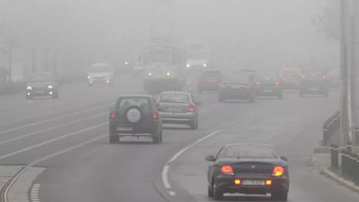 Cod galben de ceață valabil pentru 11 județe, inclusiv Autostrada Soarelui
