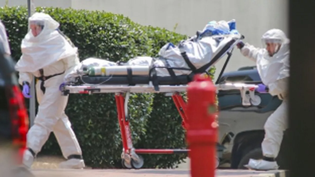 Marea Britanie: Ambulanțe și medici, la domiciliile suspecților de Ebola