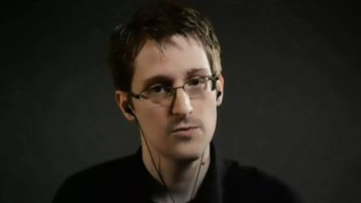 Edward Snowden: Oamenii ar trebui să evite Google, Facebook și Dropbox