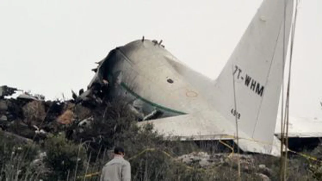 Un avion militar s-a prăbușit în sudul Algeriei: Două persoane au murit