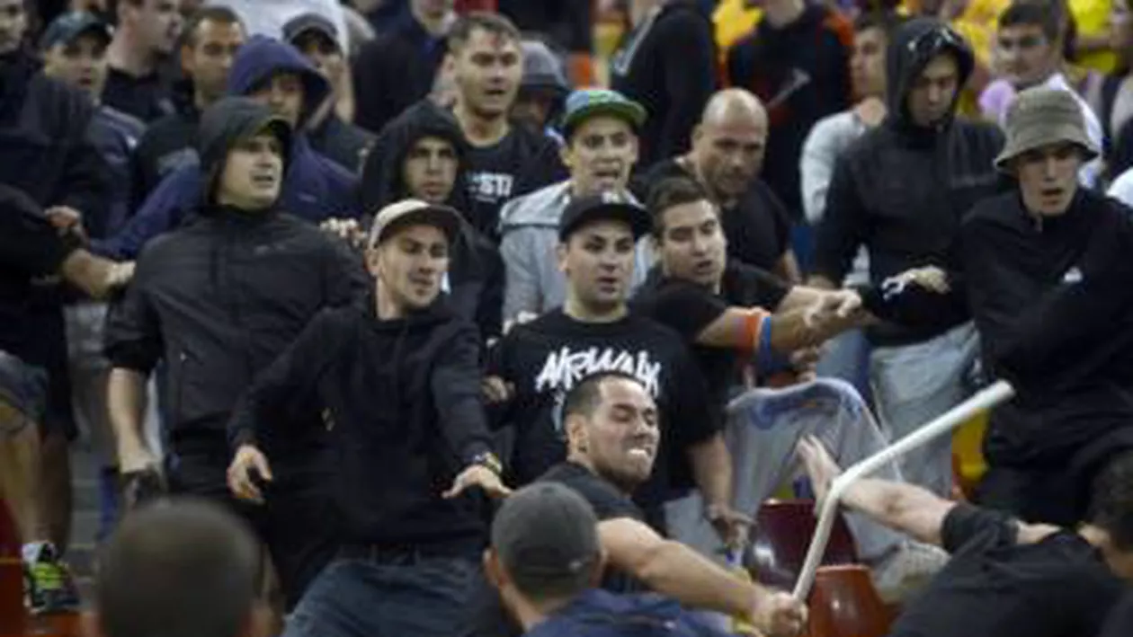 UEFA a deschis o procedură disciplinară în urma incidentelor de la meciul România - Ungaria