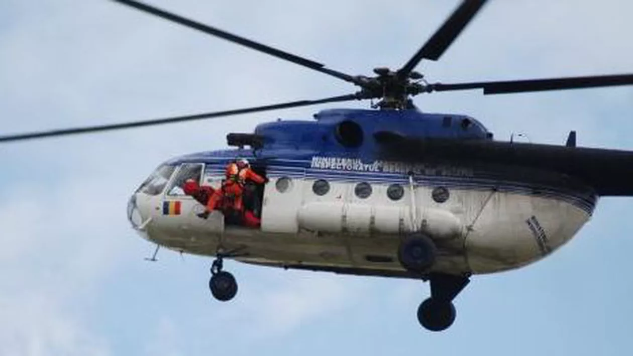 Un cetăţean român a fost salvat cu elicopterul dintr-o zonă din Italia afectată de inundaţii