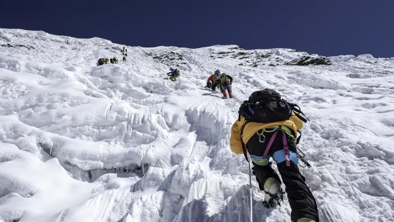 Bilanţul intemperiilor produse în Masivul Himalaya a ajuns la 43 de morţi