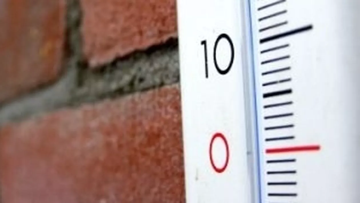 Vremea se răcește brusc de miercuri. Sunt anunțate valori de zero grade și ploi