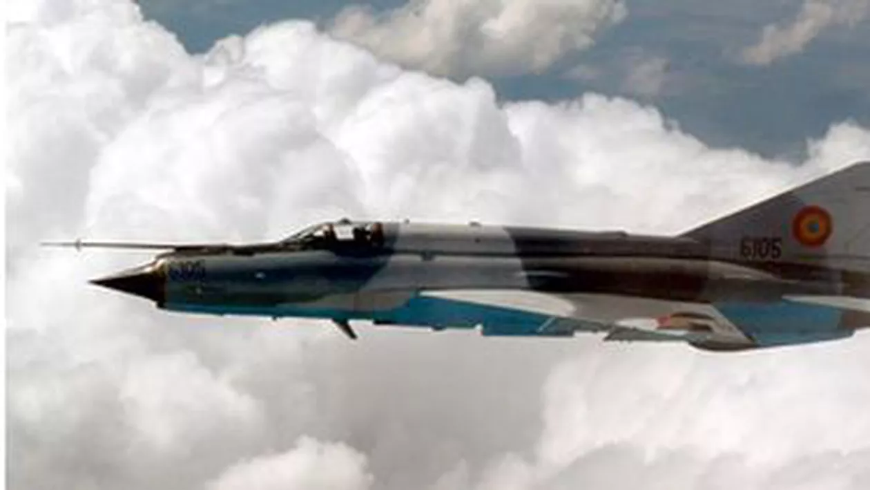 Rezervoarele suplimentare ale unui MiG-21 s-au desprins de avion, într-o zonă nepopulată