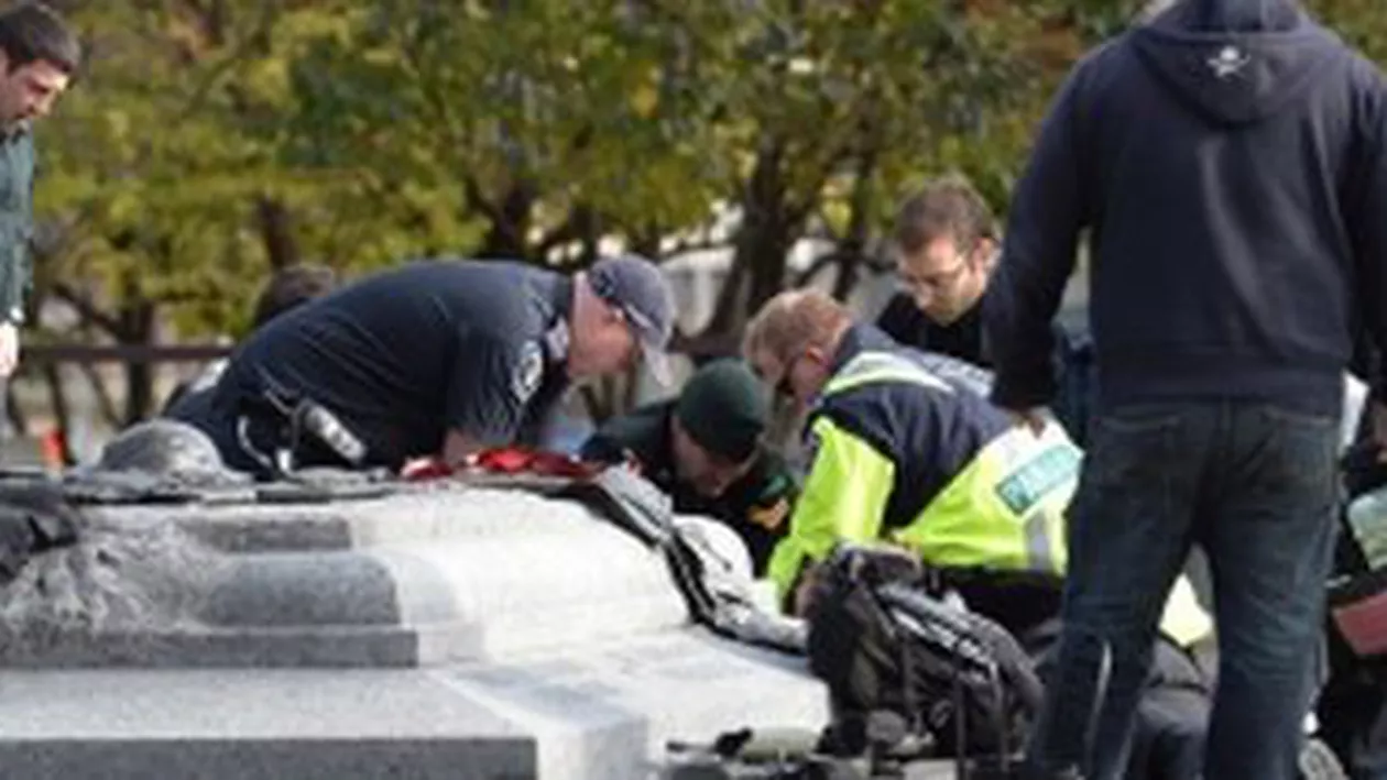 Canada: Un atacator a fost ucis în interiorul Parlamentului din Ottawa