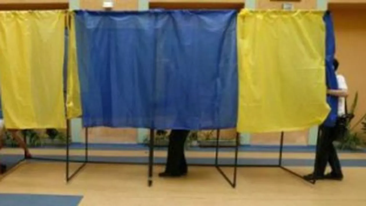 Ucrainenii își aleg duminică un nou Parlament