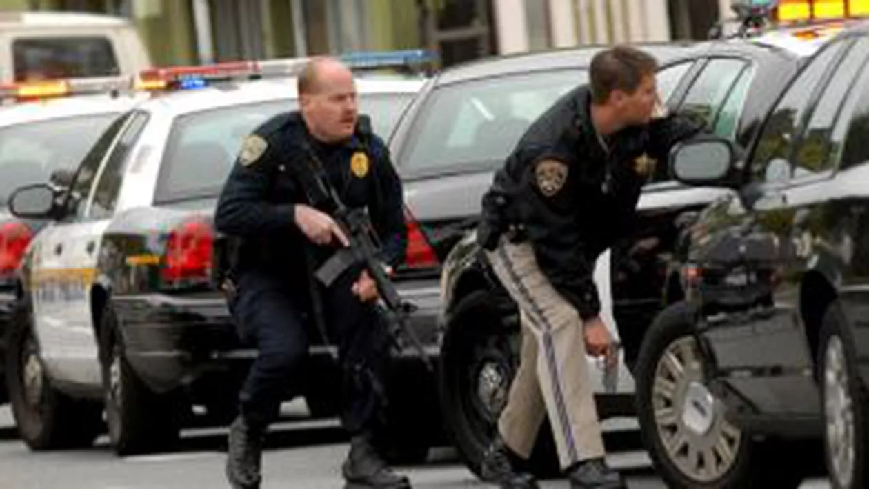 SUA: Un bărbat a fost arestat în California, după ce a ucis doi polițiști și a rănit un şofer căruia i-a furat maşina