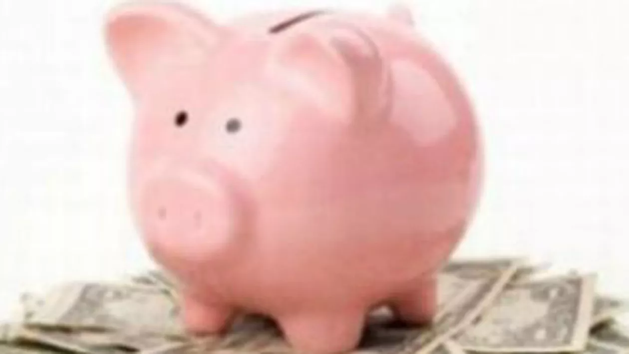 Românii stau prost la capitolul economii: Austriecii, liderii clasamentului economii lunare