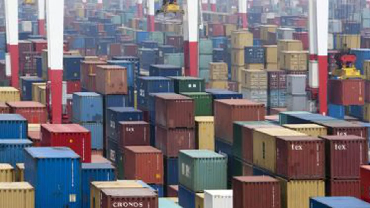 China, suspectată de analiști că își umflă artificial exporturile