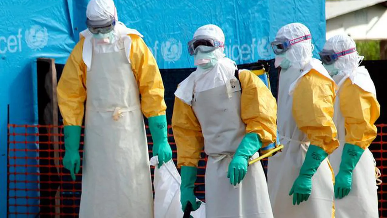 Cadrele medicale străine infectate cu Ebola ar putea fi tratate în Statele Unite