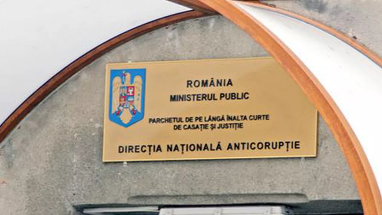 Şapte persoane reţinute în dosarul de corupţie în care au avut loc percheziţiile la CFR