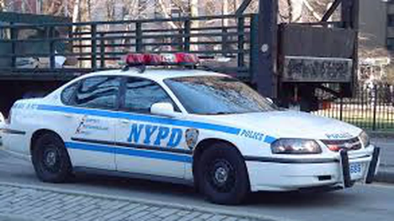 New York: Femeie găsită decapitată în stradă. Martorii au crezut că e o farsă de Halloween