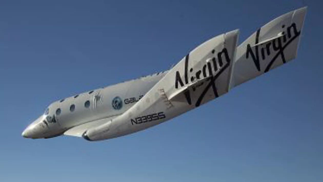Naveta spaţială pentru turişti s-a prăbuşit în timpul unui zbor de testare: Un pilot a fost rănit, iar altul a murit (VIDEO)