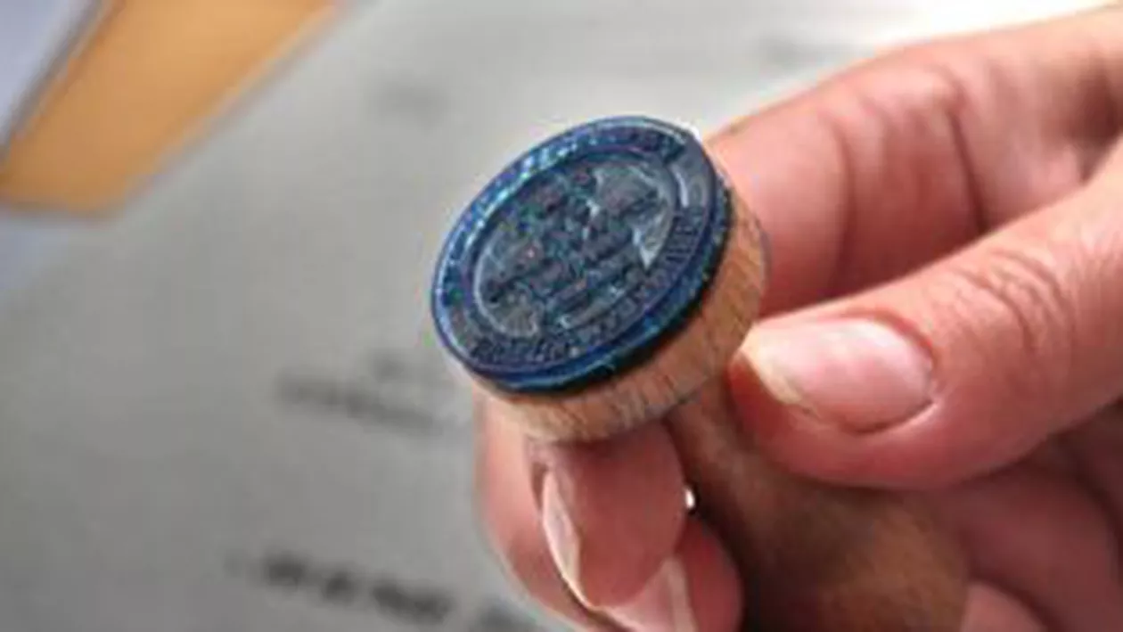 Gorj: Președintele unei secții de votare, cercetat penal pentru că a pierdut ștampila secției