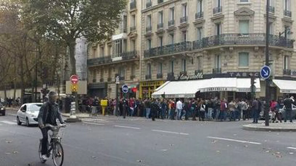 Românii de la Paris, nemulţumiţi de faptul că nu pot completa declaraţiile în afara secţiei de vot