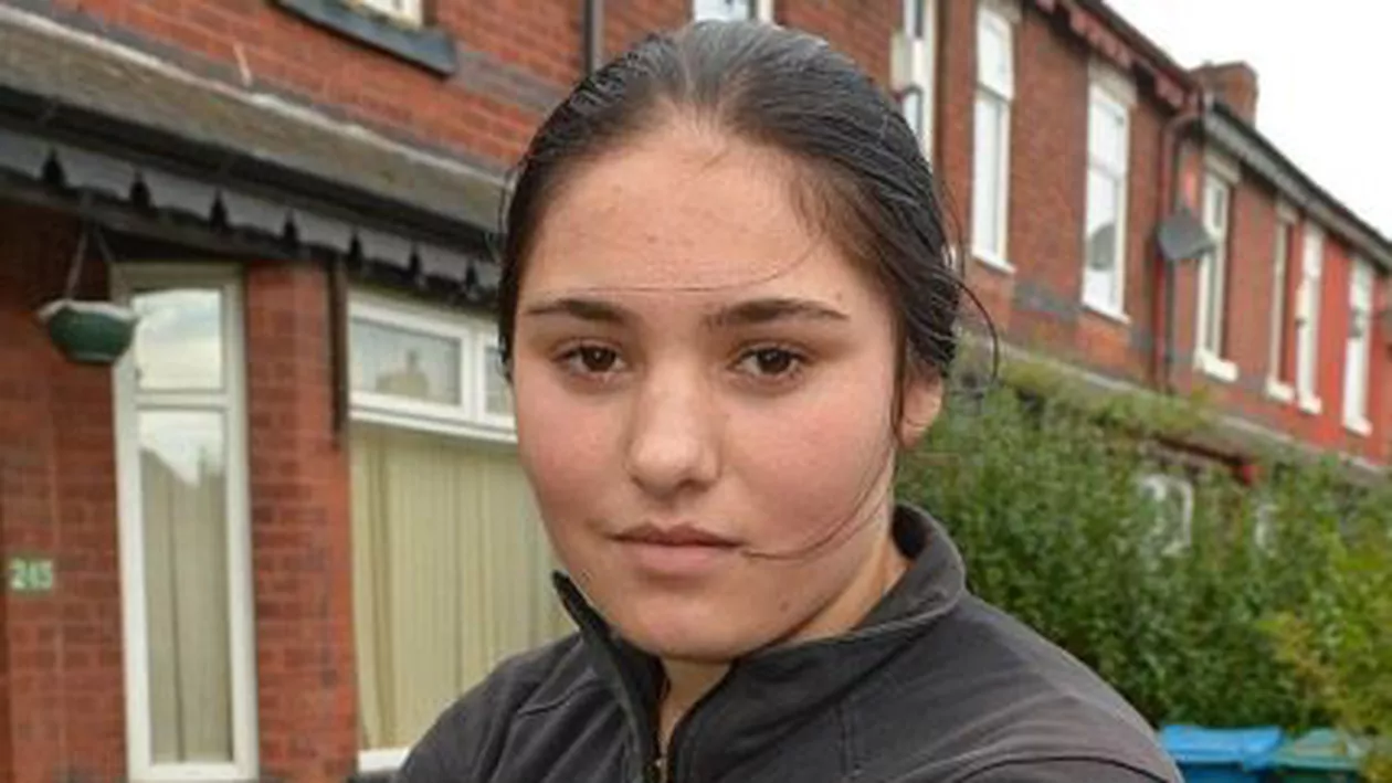 O cerșetoare româncă de 14 ani, în presa britanică după ce a primit bani de la un politician